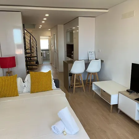 182 Sunset Duplex Apartment *