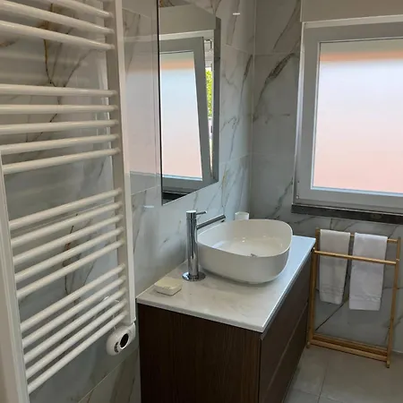 182 Sunset Duplex Apartment