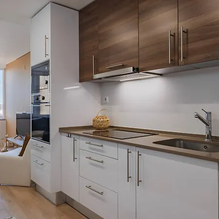 182 Sunset Duplex Apartman *